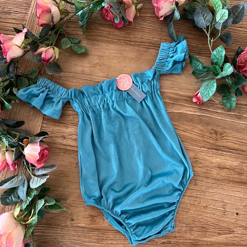 NEW Boutique Bailey’s Blossom Off the Shoulder Top